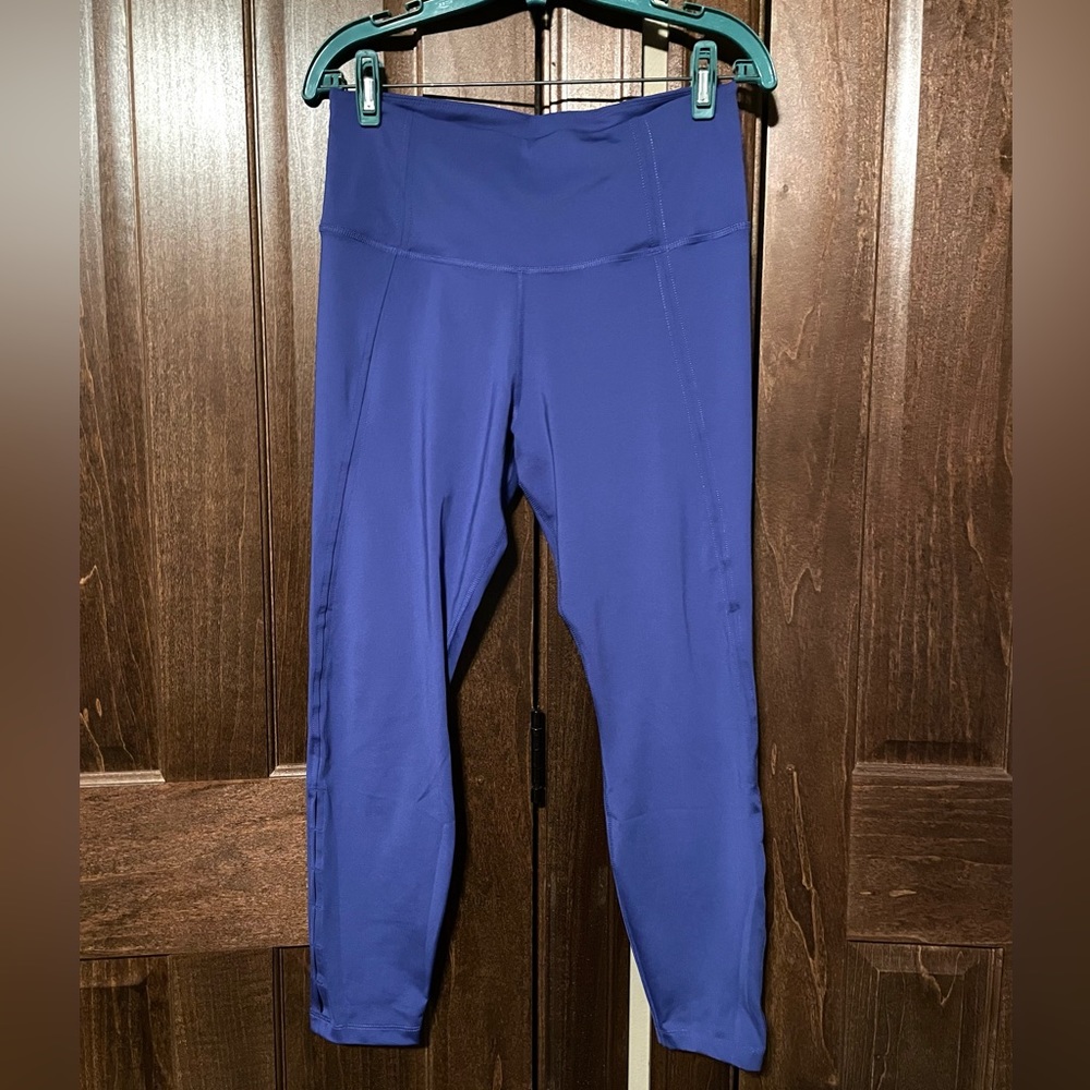 Nike Yoga 7/8 length leggings - size large